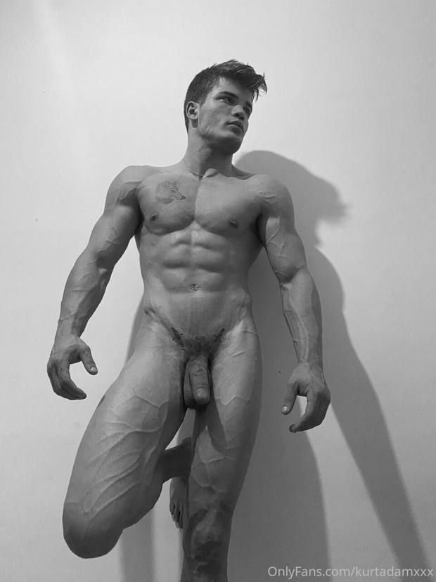 050223 Kurtadamxxx 4% body fat