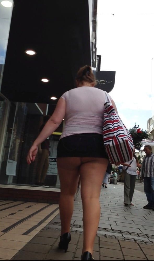 mature mini skirt ass public