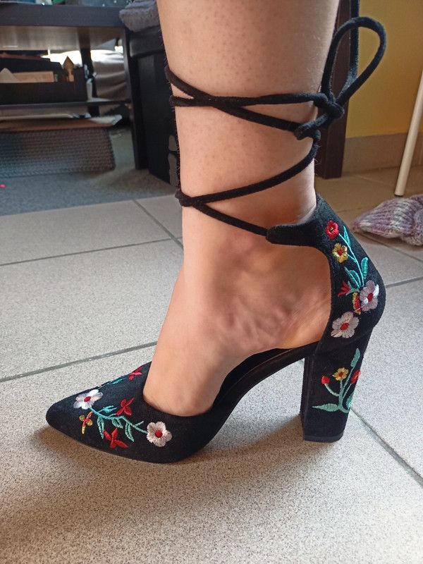 Please cum on my shoes