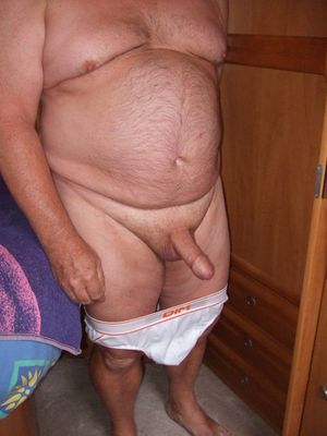 Sexy shaved uncut chubby Daddy! Mmmmmm!