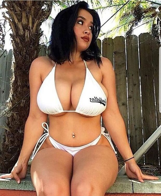 Thick cute babe
