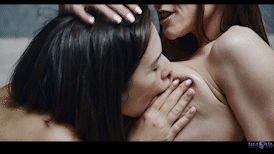 Groping and kissing on PARASITED