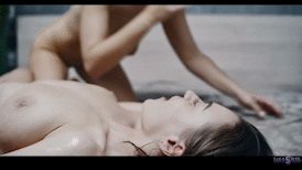 A lesbian kissing on PARASITED