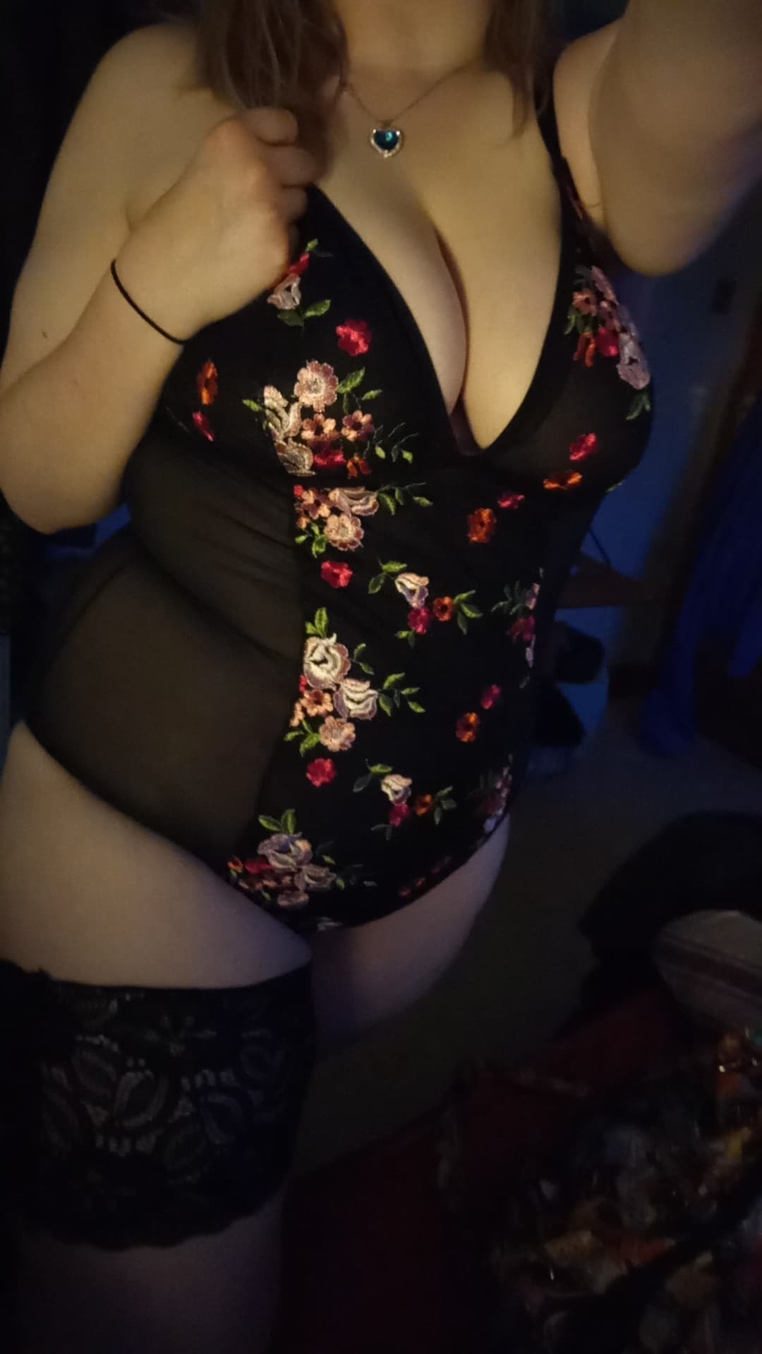 Alt Lily showing off