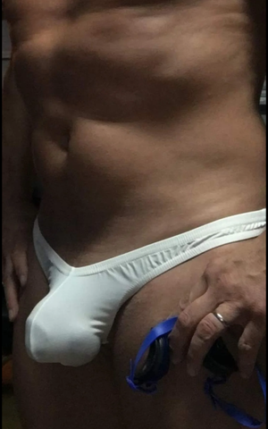 Bulging thong