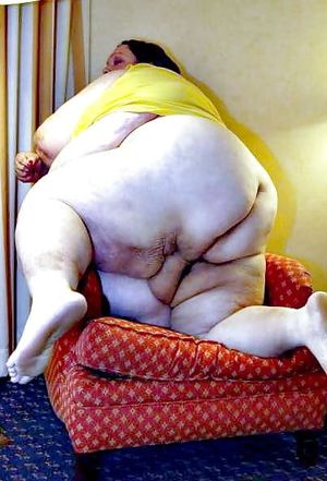 Mmmmmm i could spend many Hrs. with my face and dick in that!!!