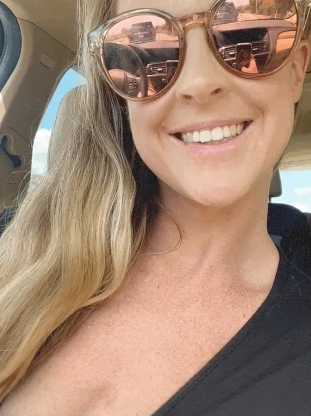hot MILF tit flash