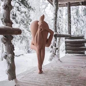 Frosty nude yoga pose