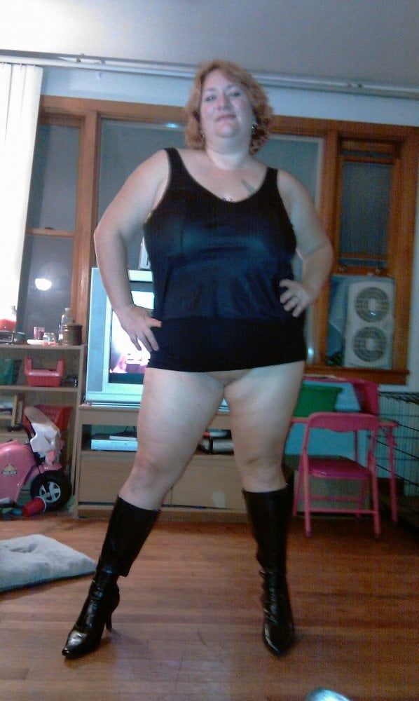 mature mini skirt no panties pussy - 44you