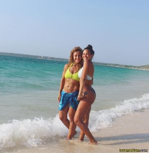 Dude.. Shes so cute.