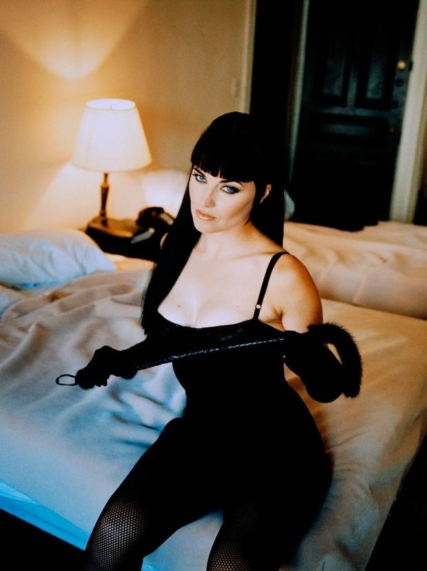 Lucy Lawles domina