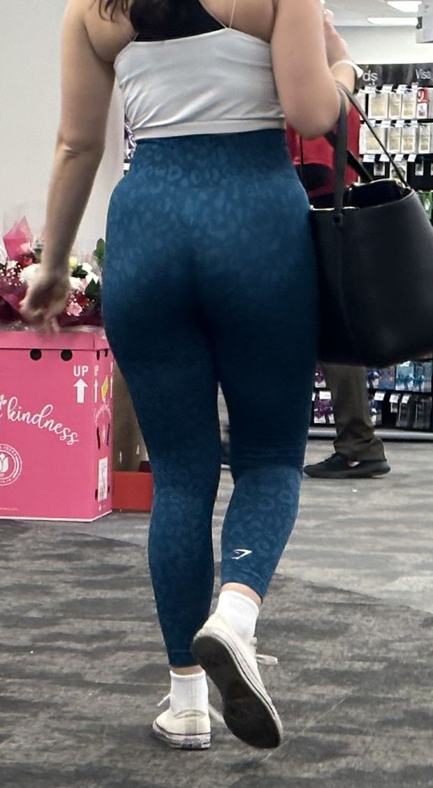 Fine asses out and about