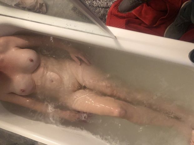 Hot wife in the tub
