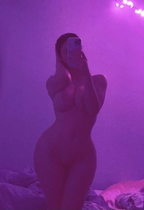 Aesthetic curvy
