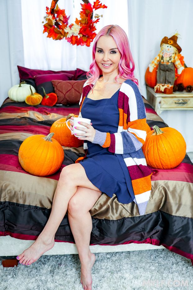 Pose: Crossed Legs