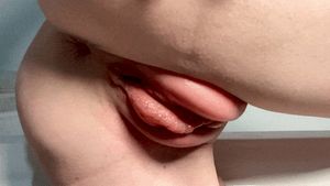 u/AutumnOrchidsTouch "Slow motion so you can properly worship these divine asymmetrical plump lips"