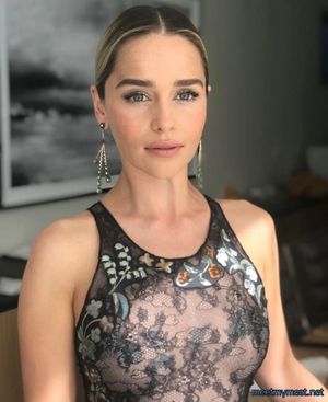 Dude.... She is so damn hot