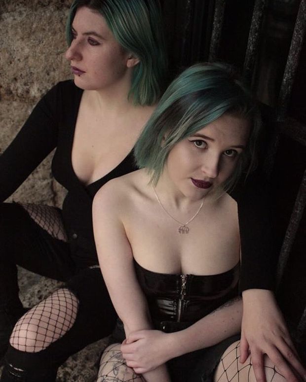 Emo Sophie and her lesbian domme