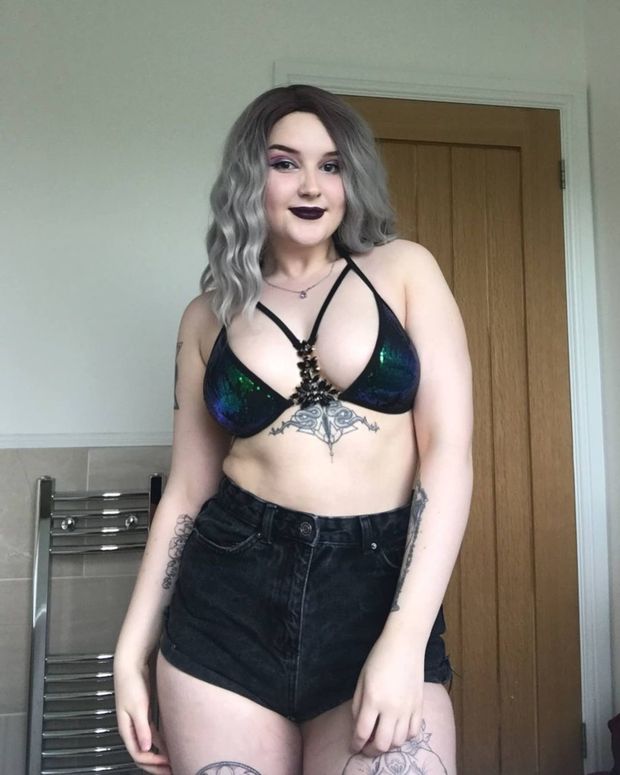 Big tits emo Sophie 3