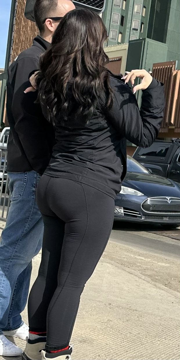 More fine asses out and about
