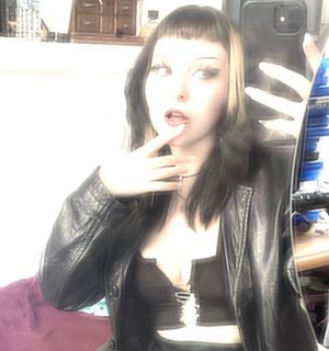 Don't you wanna cum on my pretty face ;)