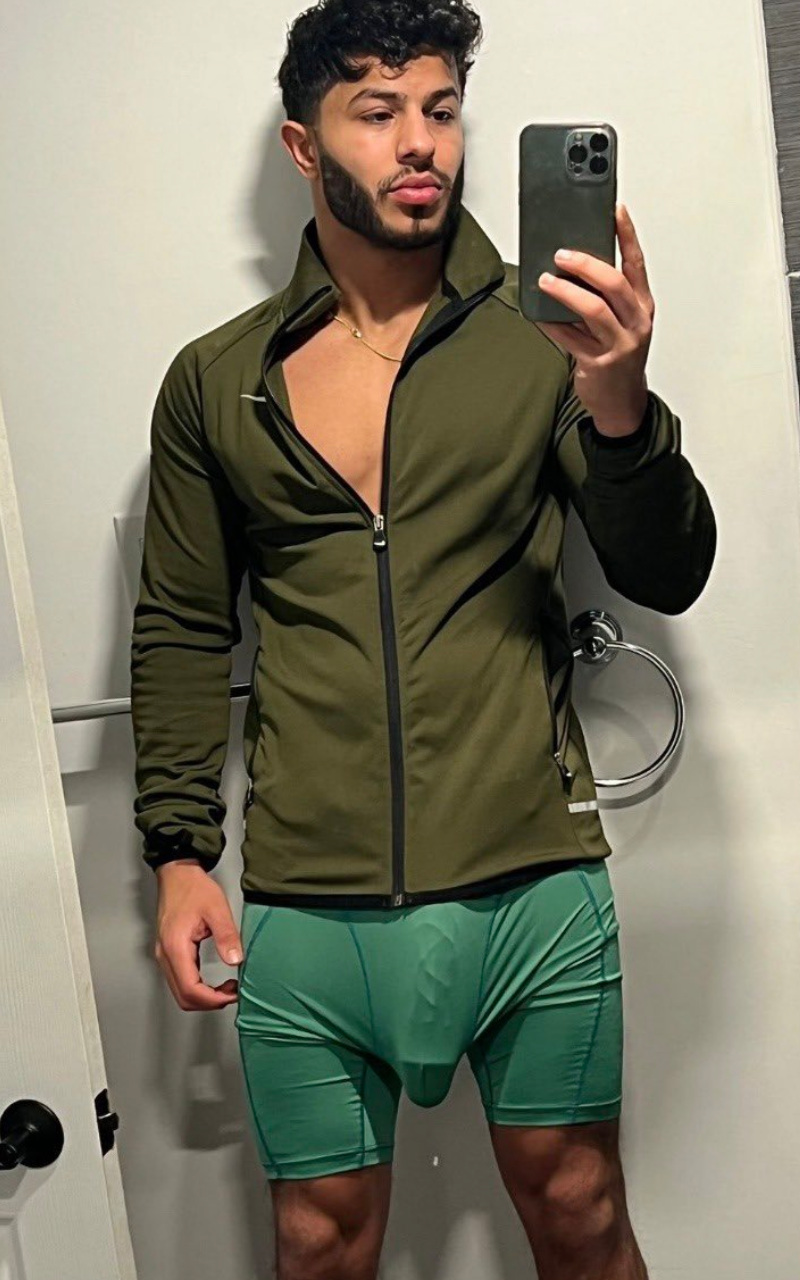 Bulging selfie