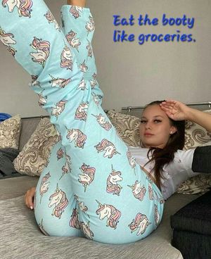 Latina teen got junk in the trunk