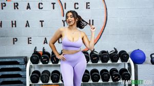 Roxie Sinner Ready To Work Up A Sweat