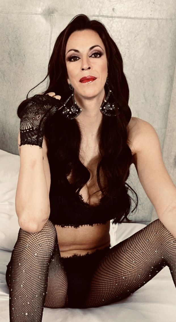 Brunette MILF Slut