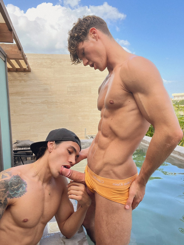 220223 Suck my cock hot guy