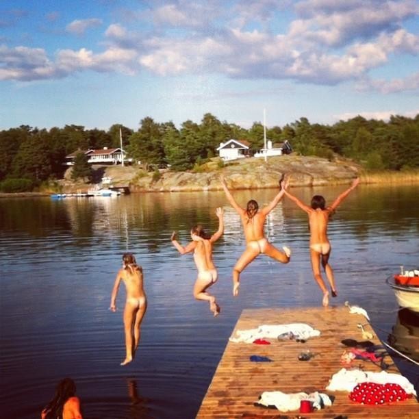 Dock jumping