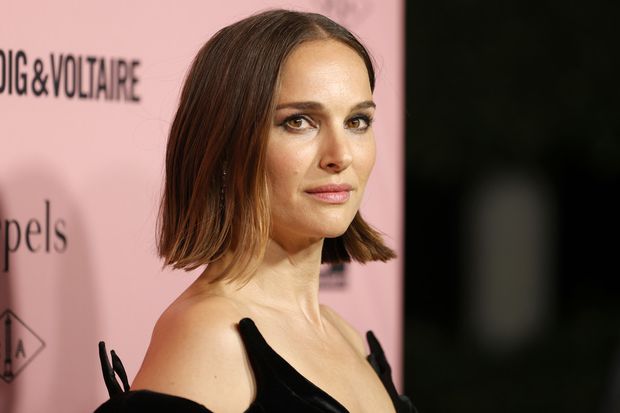 Natalie Portman Black Dress 4