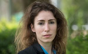 Mariana ist meine Deepthroat-Königin. Ich würde sie mit Unmengen Sperma füttern.