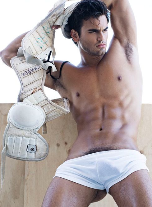 LEONARDO CORREDOR