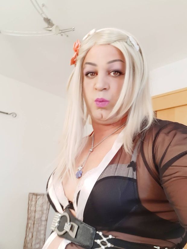 Sexy blond slut