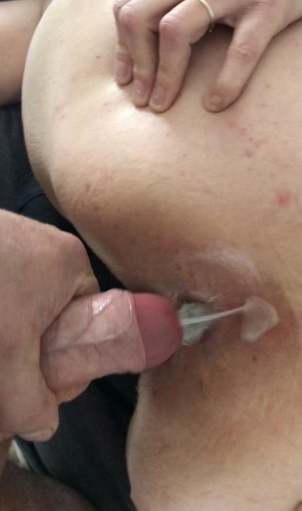 Ejaculation anal hummmm