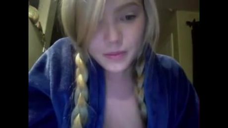 Blonde Amateur Teen Rubbing Her Bald Pussy On Her Webcam For Daddy