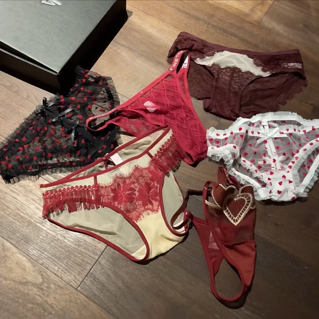 Which panties should I put on tonight?