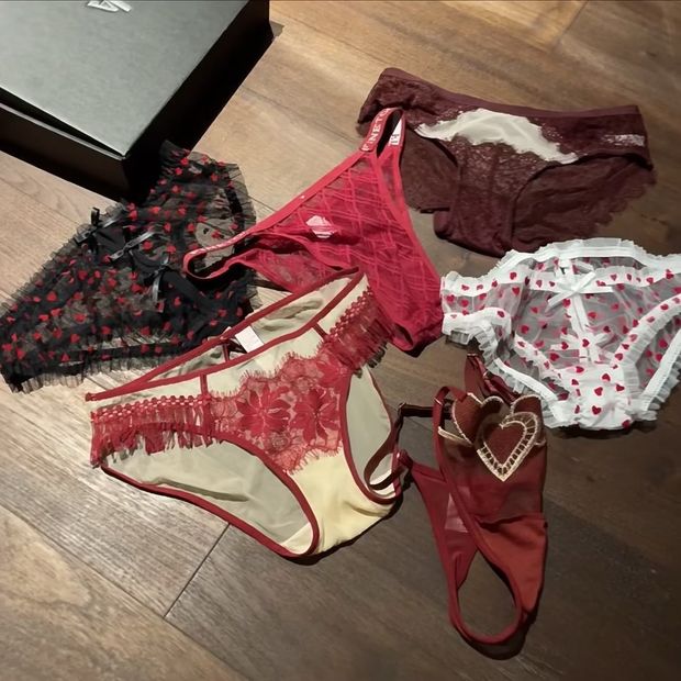 Which panties should I put on tonight?