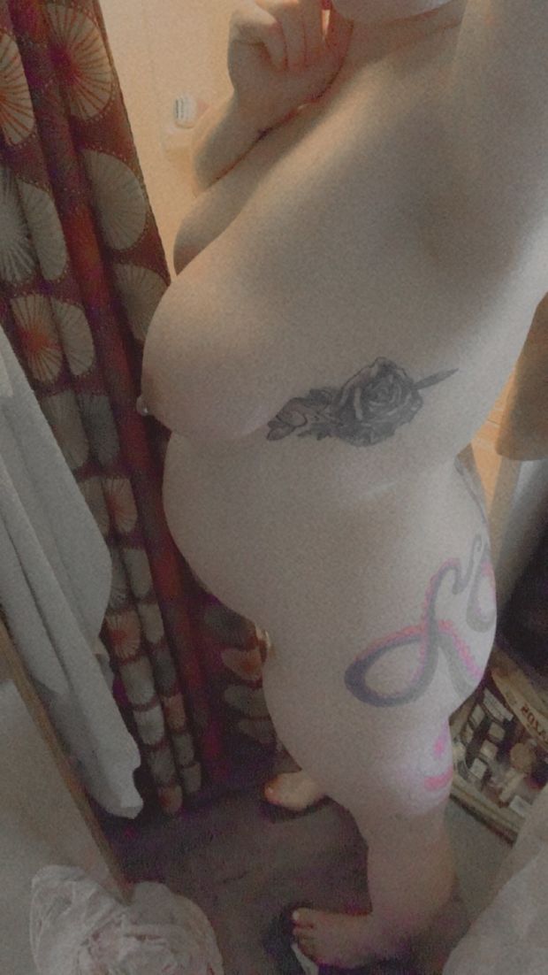 9 month pregnant breed slut