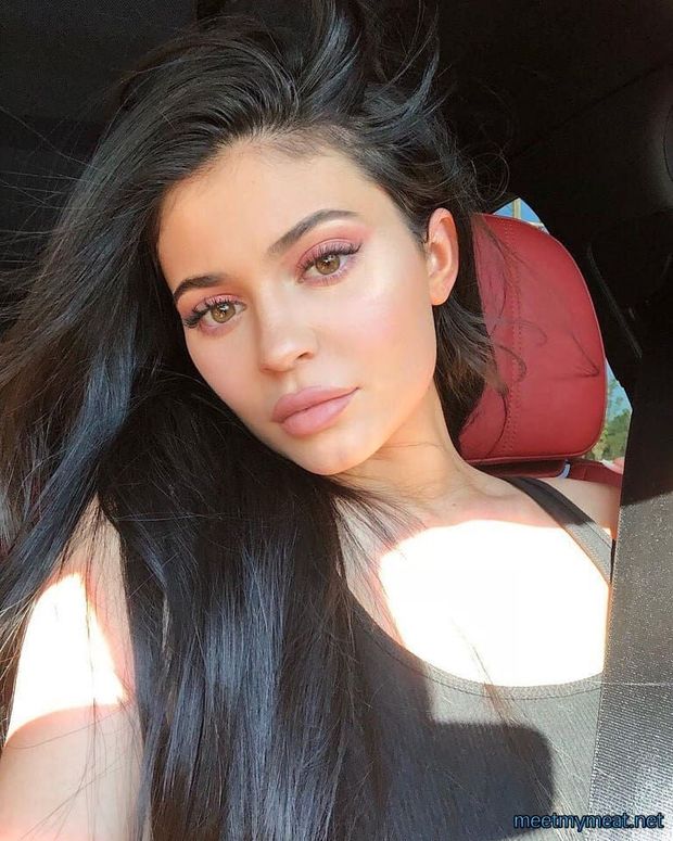 This woman looks so cute