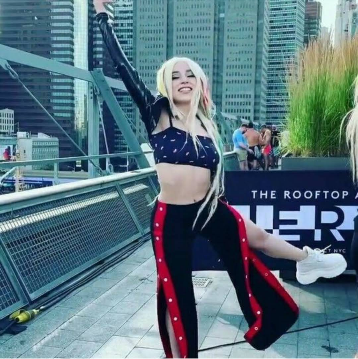 Ava max