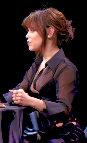 Jenna Ortega nip slip