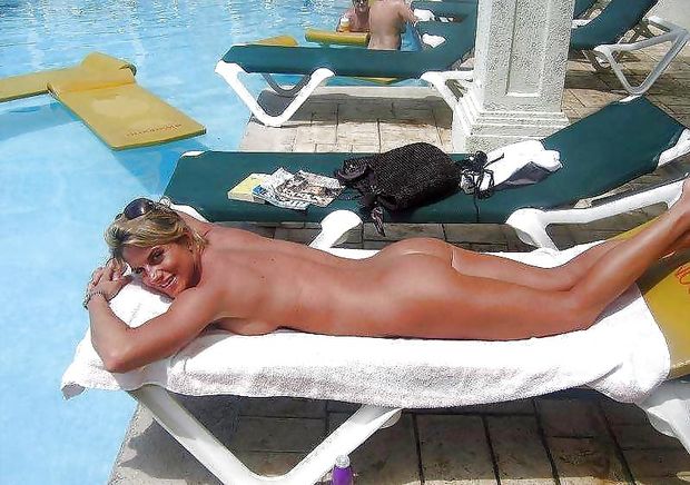 Hedo poolside