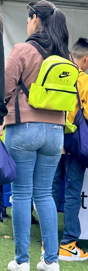 More fine asses out and about