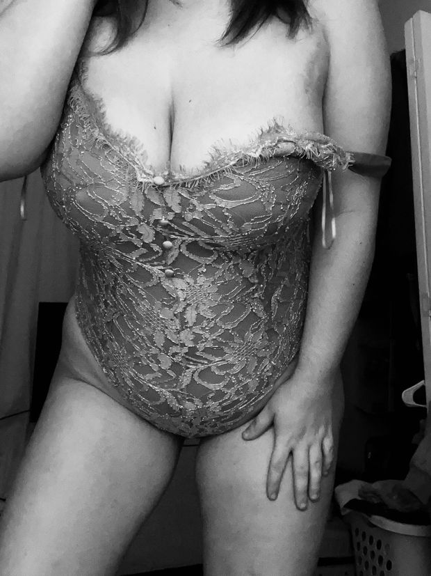 Sexy brunette wants to be used by daddy.