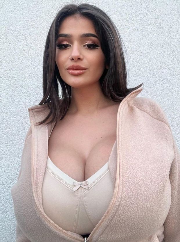 Julia in cozy sweater