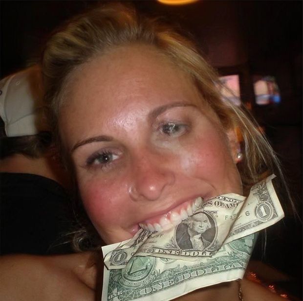 Slutty lil pornslut Stefanie Ruth only gets a few bucks to get a cumshot in her eye