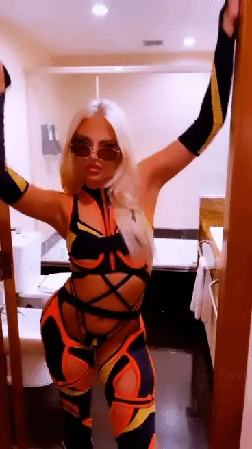 Luísa Sonza tem um rabão gostoso