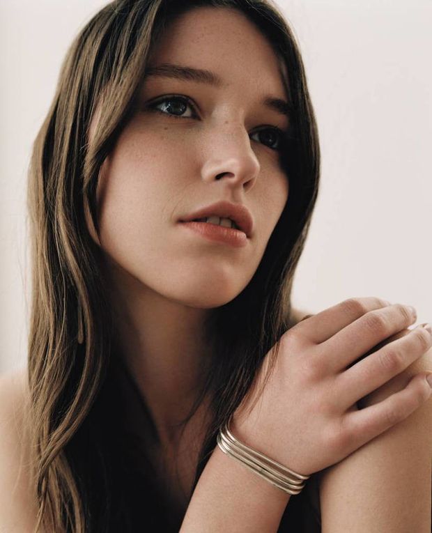 Lottie Hayes